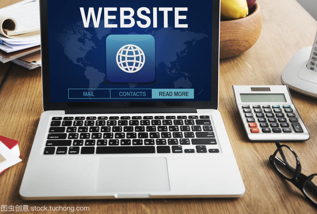 筆記本電腦屏幕上的文本與網(wǎng)頁(yè)設(shè)計(jì) 清晰易讀的用戶(hù)體驗(yàn)之道